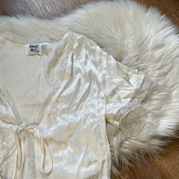 PRINCESS POLLY || Vintage Tie Up Top - Picture 4 of 4